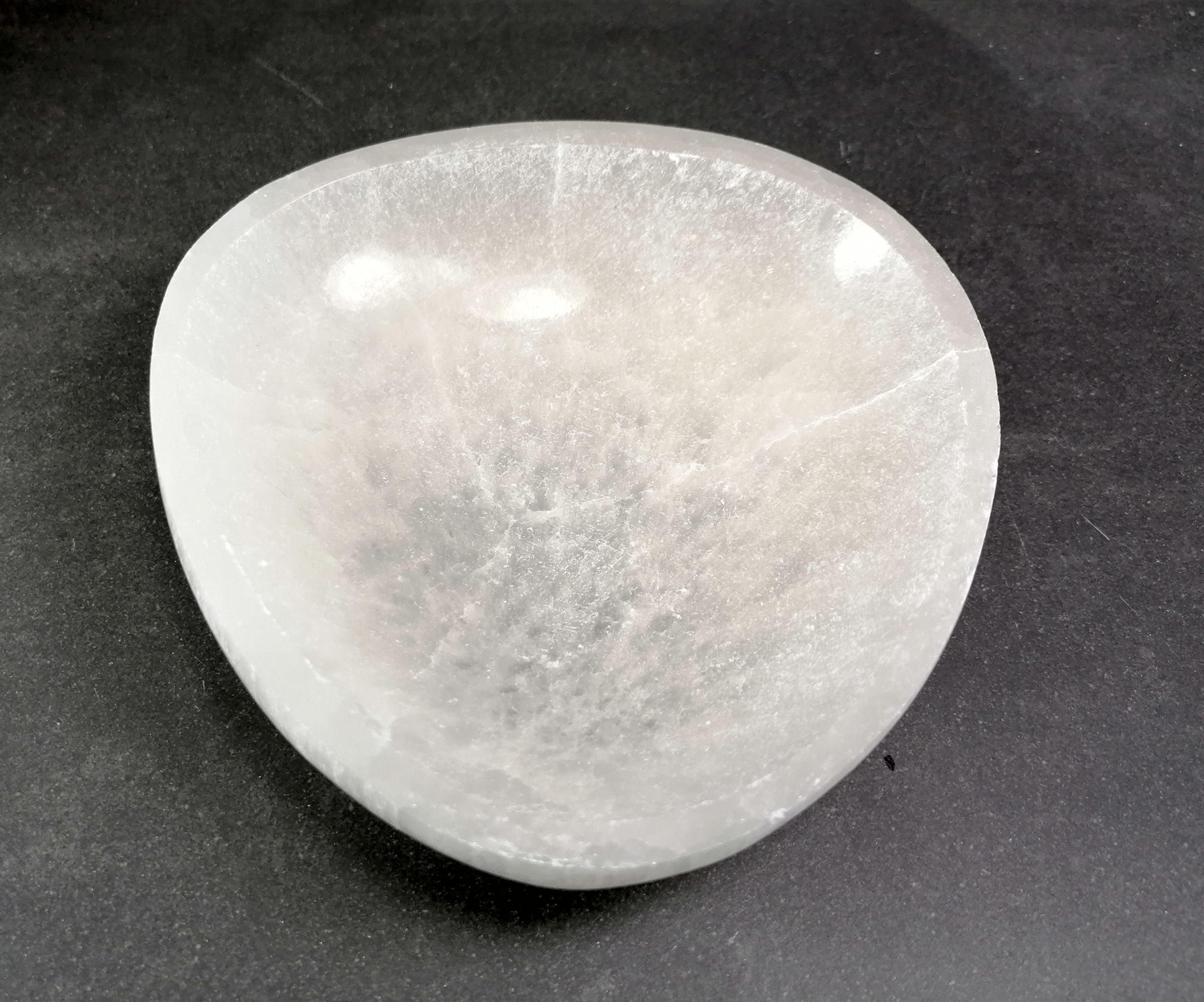 Selenit skål, Rund Pyramid - ca 12cm