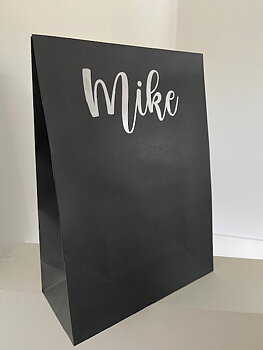 Presentpåse med namn Lyx Svart 