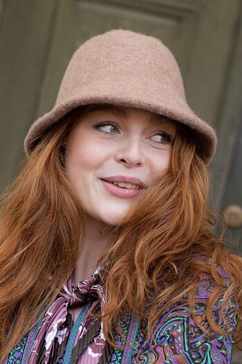 Black Colour - Belindo Wool Hat Camel