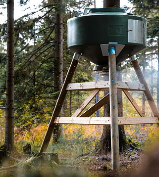 Komplett 500 liters foderautomat med FeedCon – med benställning