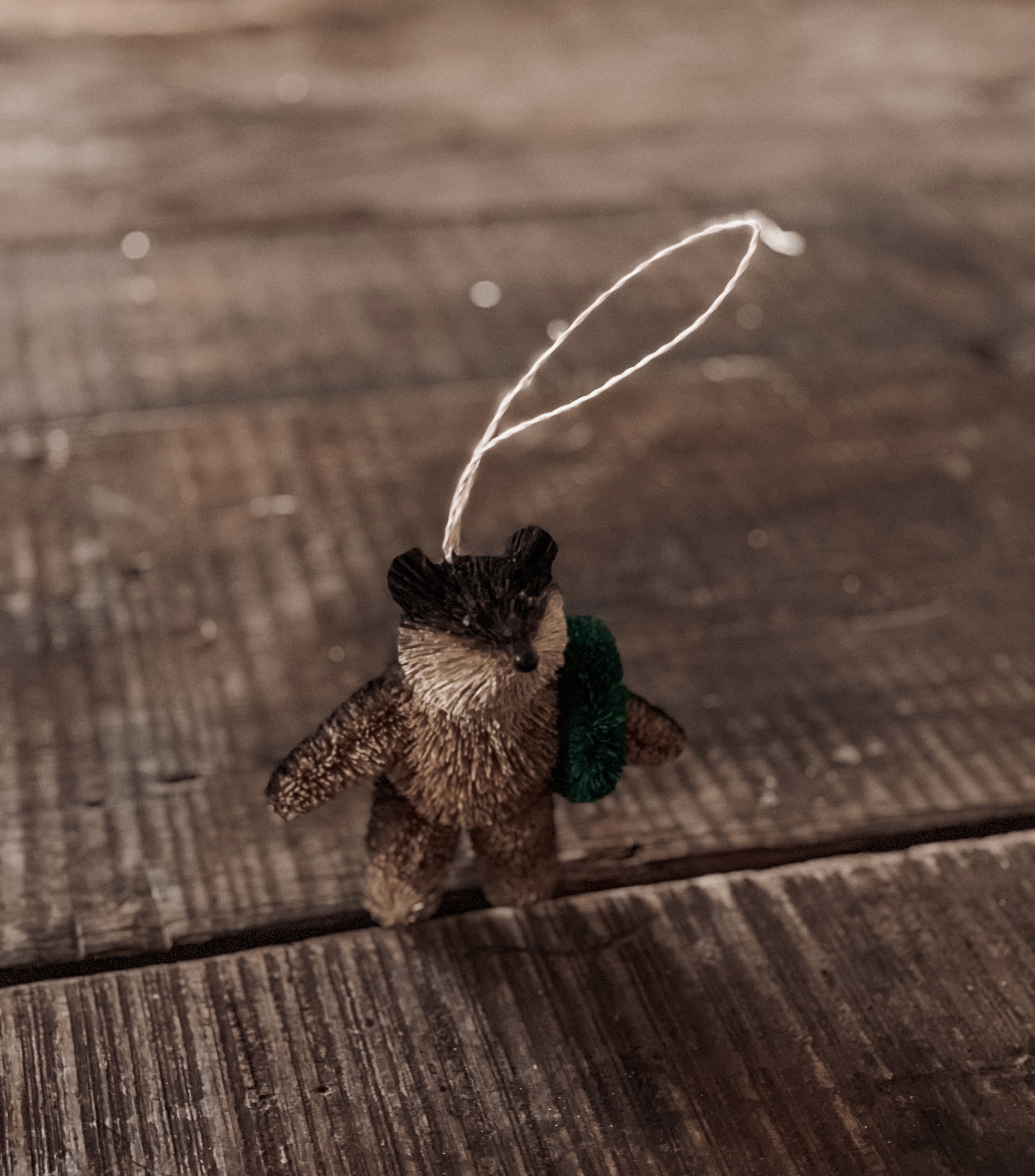 Afroart Brush Bear with Wreath