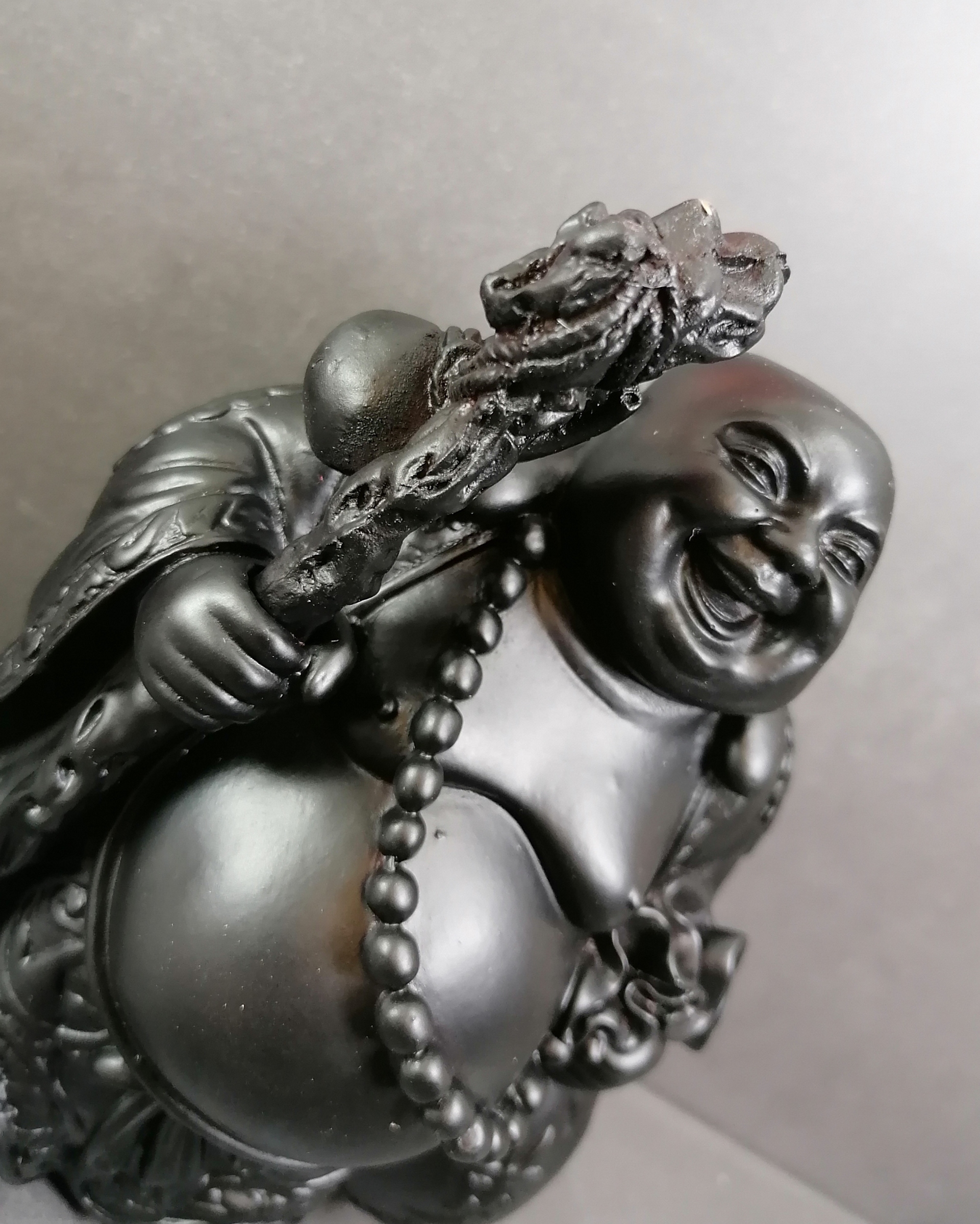 Glad Buddha i Svart - 2