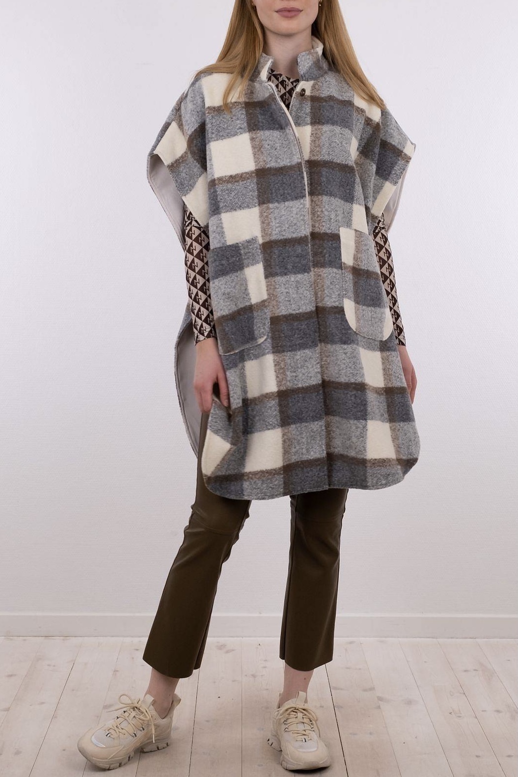 Neo Noir - Forma Warm Check Ponch Dusty Grey
