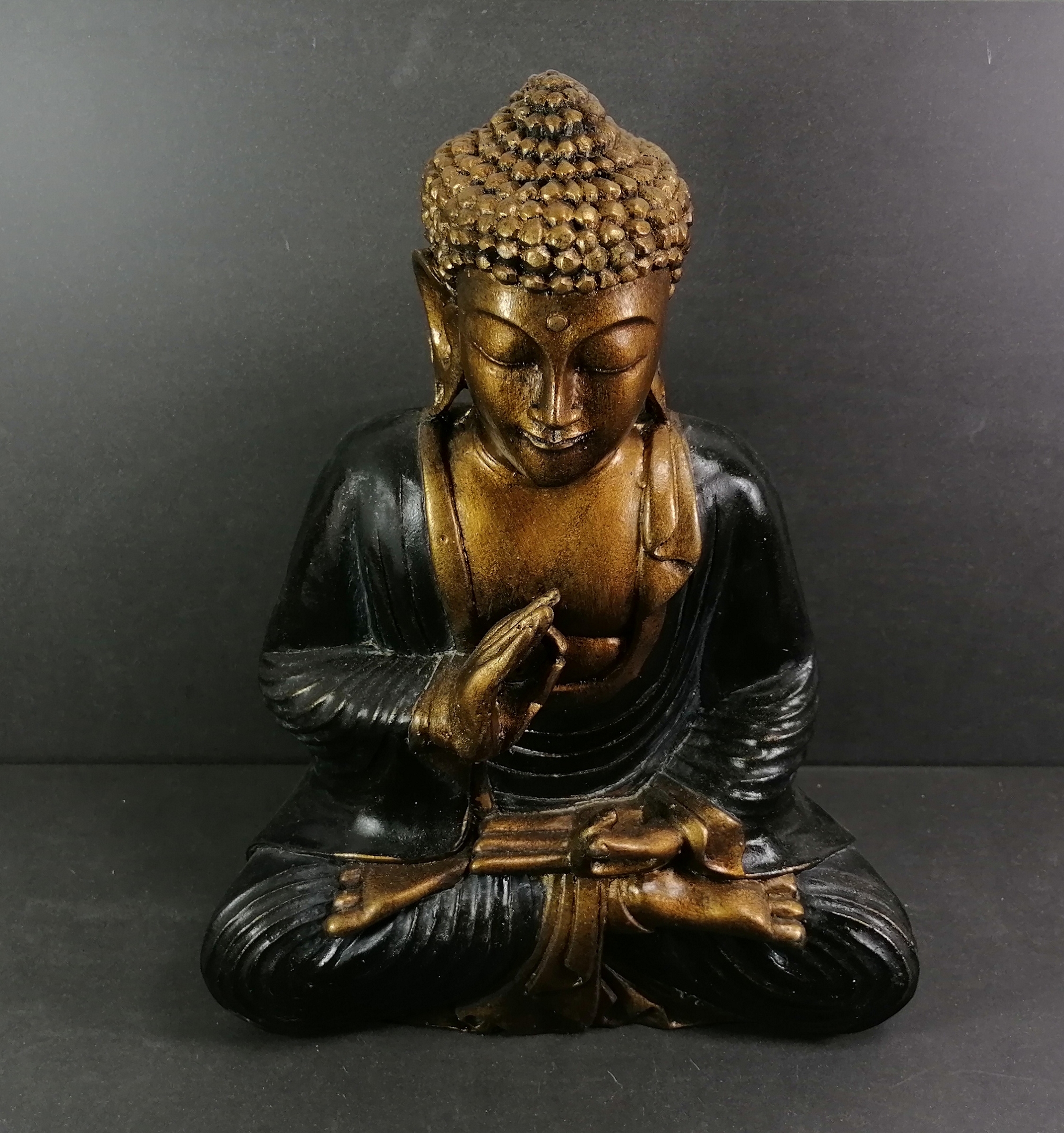 mediterande Buddha med Gyan Mudra