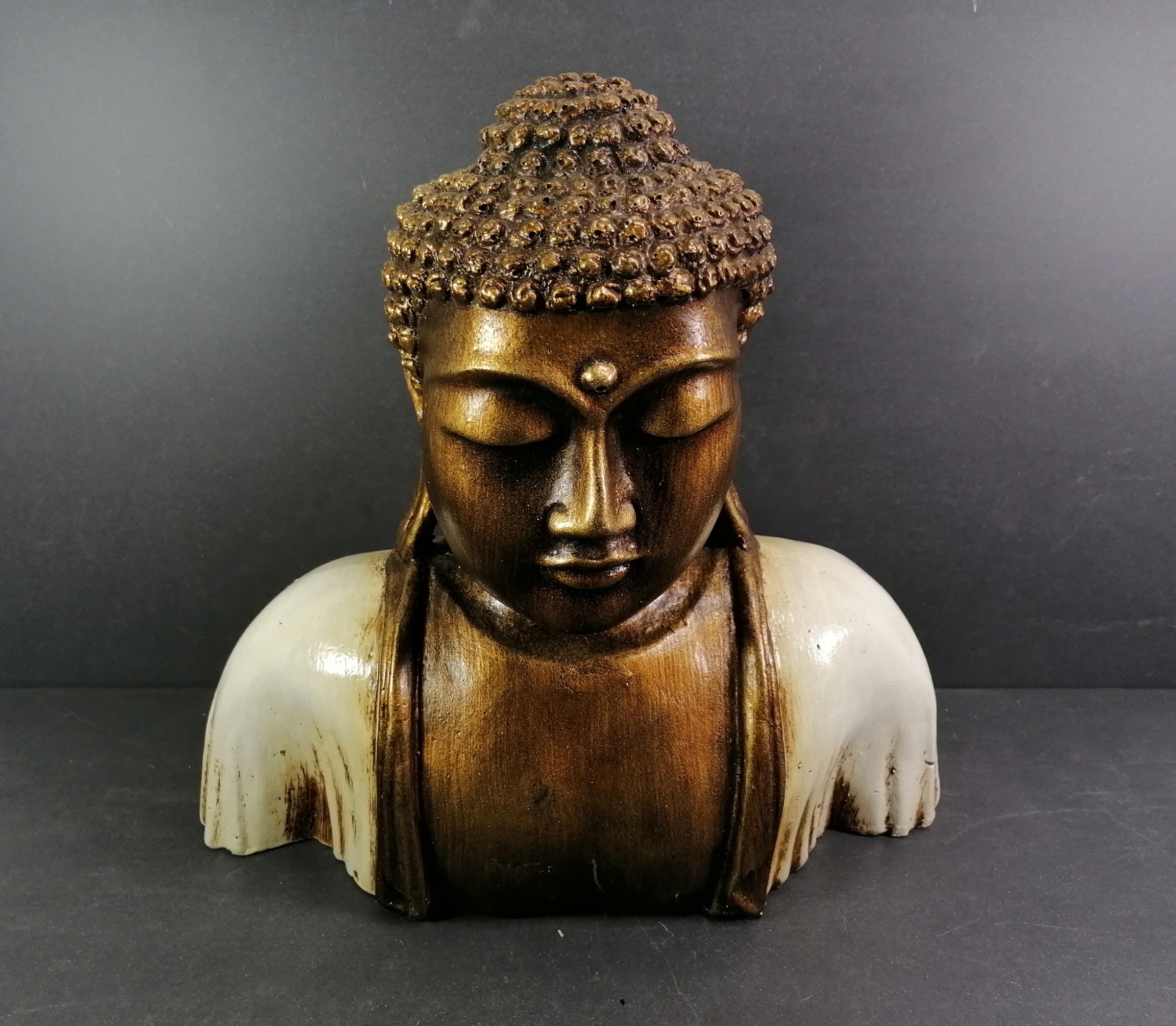 Mediterande Buddha Byst