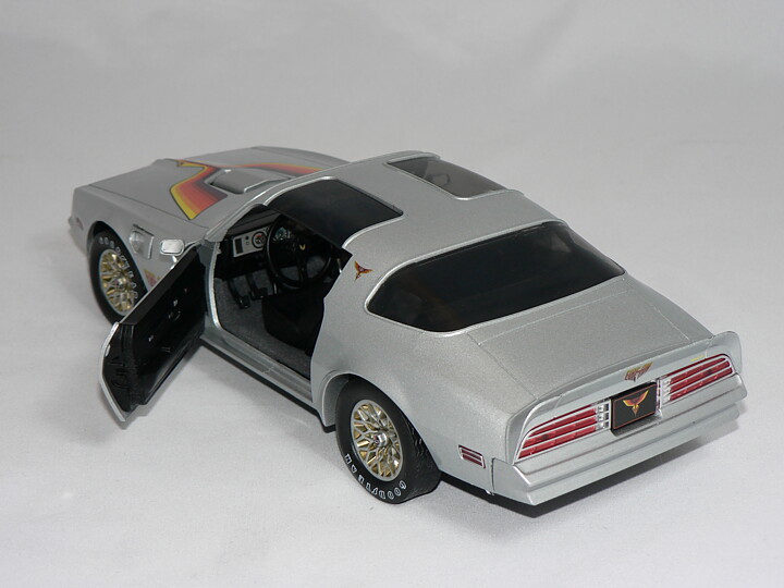 Pontiac Firebird  Trans AM 1977  1:18 Greenlight