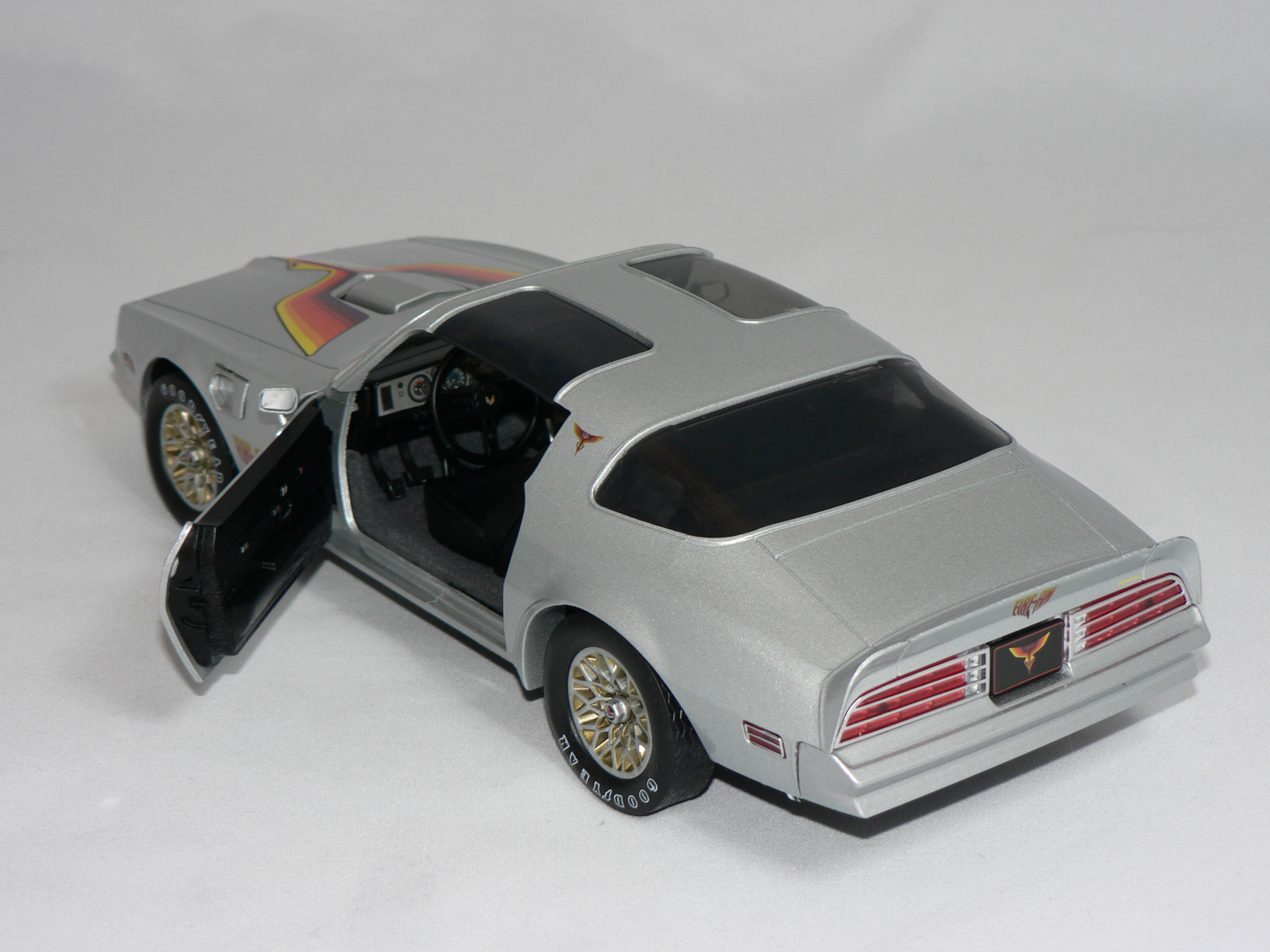 Pontiac Firebird  Trans AM 1977  1:18 Greenlight - 7