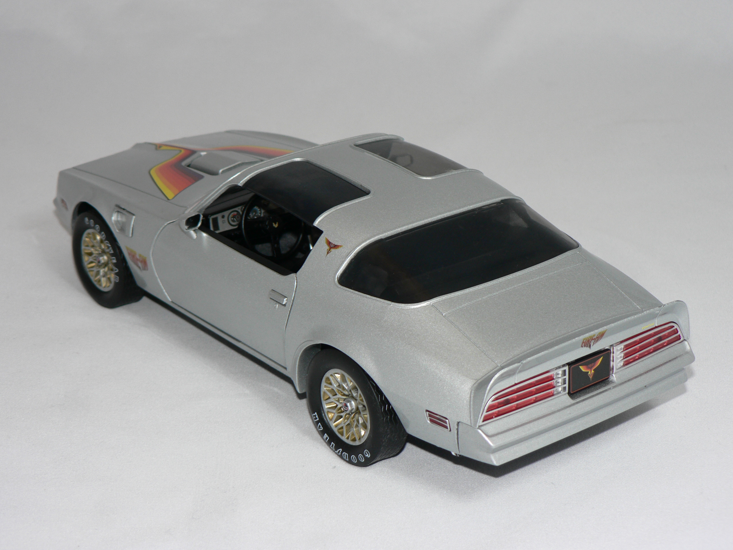 Pontiac Firebird  Trans AM 1977  1:18 Greenlight - 3