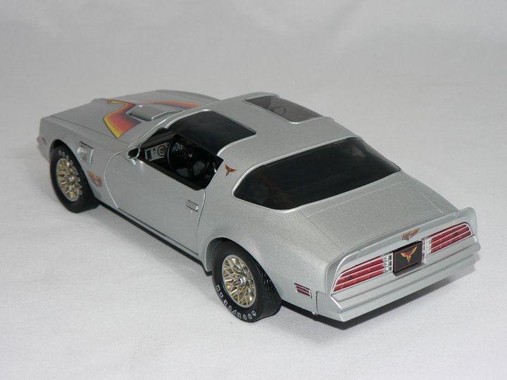 Pontiac Firebird  Trans AM 1977  1:18 Greenlight