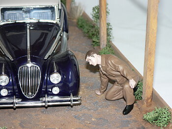 Figur Race Day I  Figur IV    1:18   ( Bil ingår Ej )  American Diorama