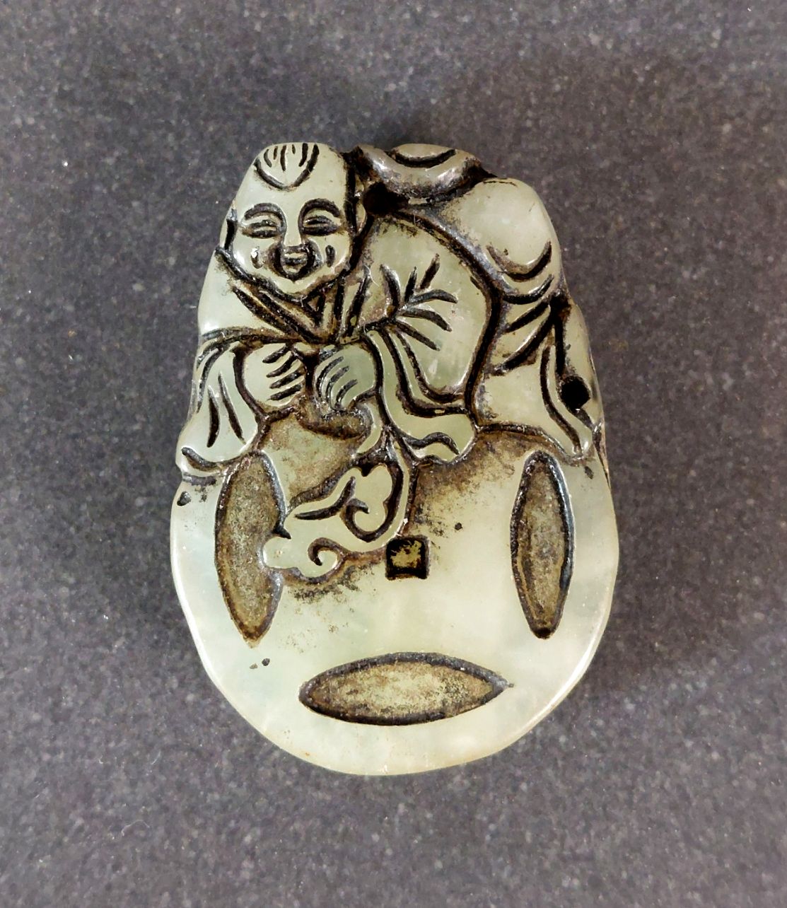 Lycko Buddha Talisman/Amulett med hål - Jade