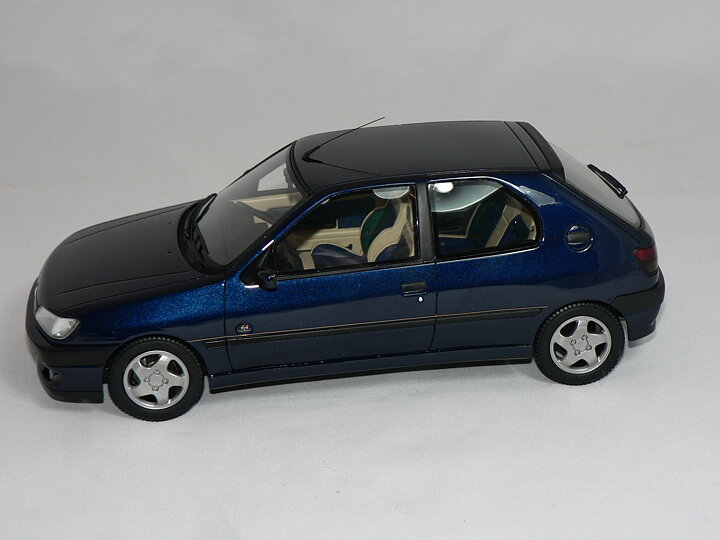 Peugeot 306  1995    1:18  Otto Mobile