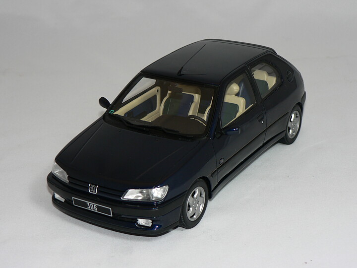 Peugeot 306  1995    1:18  Otto Mobile