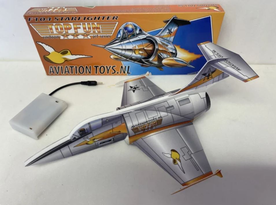 F104, Friflygmodell