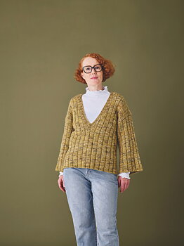 Oversize tröja med v-ringning 890506 - Kamelia by Permin