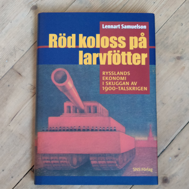 Röd koloss på larvfötter av Lennart Samuelsson