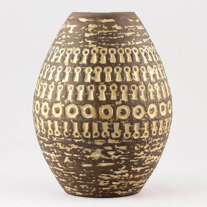 Mari Simmulson (Mexico 1960s) Brown Oval Vase with Relief Decor 16 cm