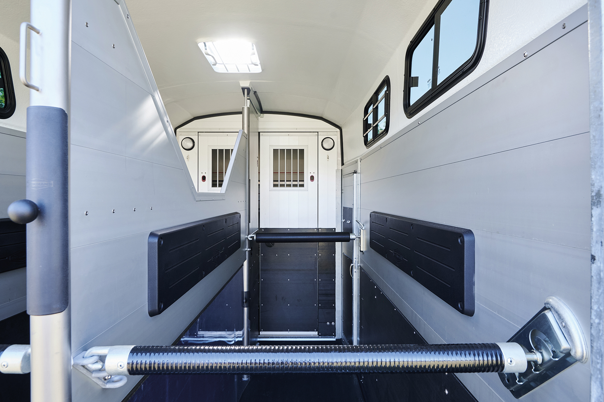 Hästtransport Böckmann Big Portax Stuteri – premium 2-hästsläp | Fri frakt - 5