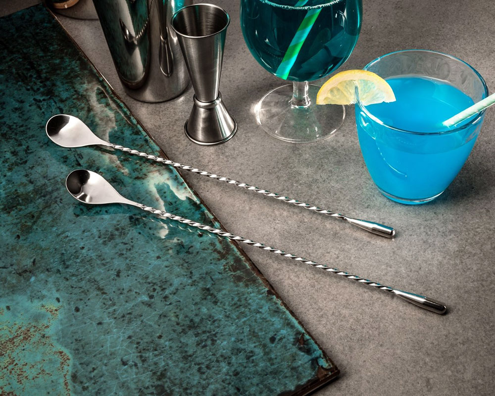 Barskedar med en blandad cocktail