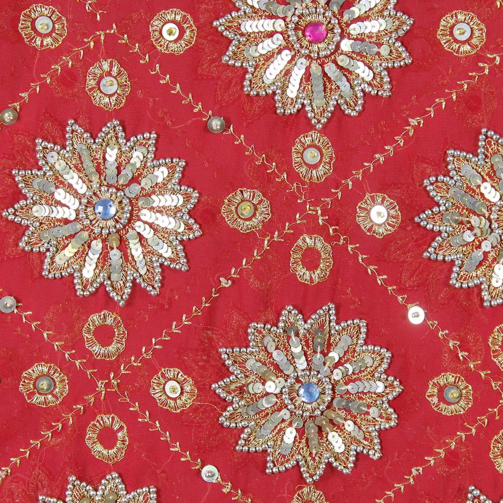Vacker Indisk sari broderad med pärlor och paljetter. Fin till inredning, himmelssäng, gardiner, festduk eller sy något nytt av tyget