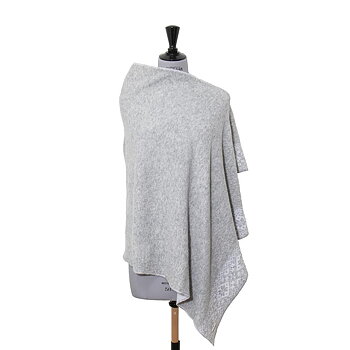 Härlig poncho, Grace, light silver från svenska Sätila