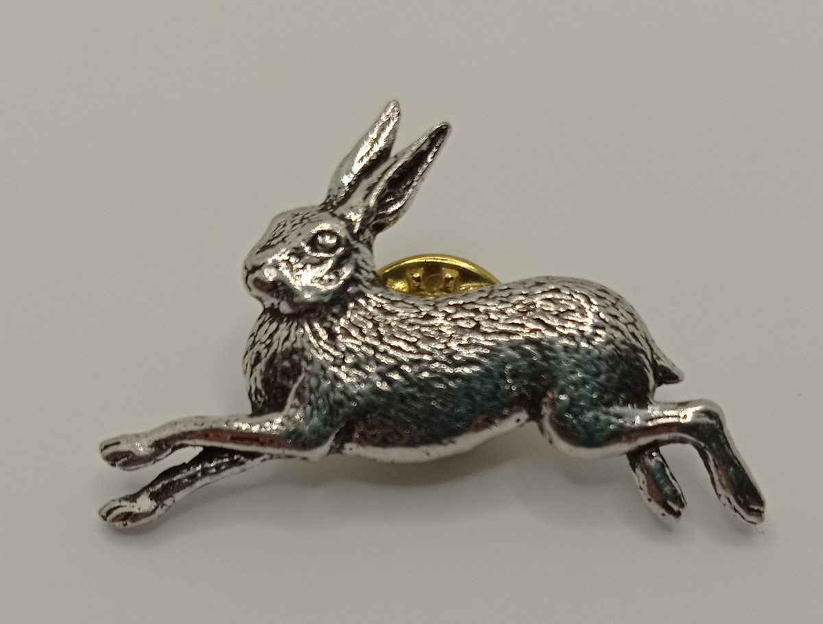 Brosch med hare