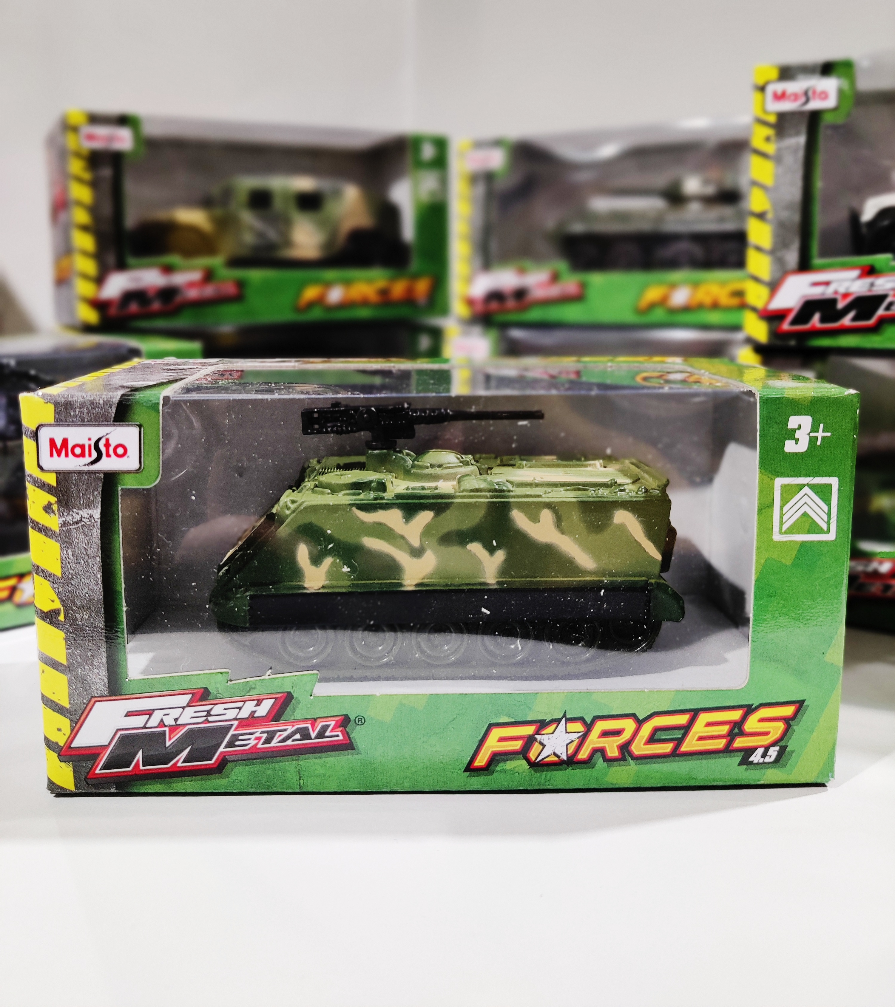 Maisto discount military vehicles