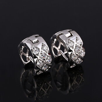 Örhängen med Cubic Zirconia och i 925 Sterling Silverplätering