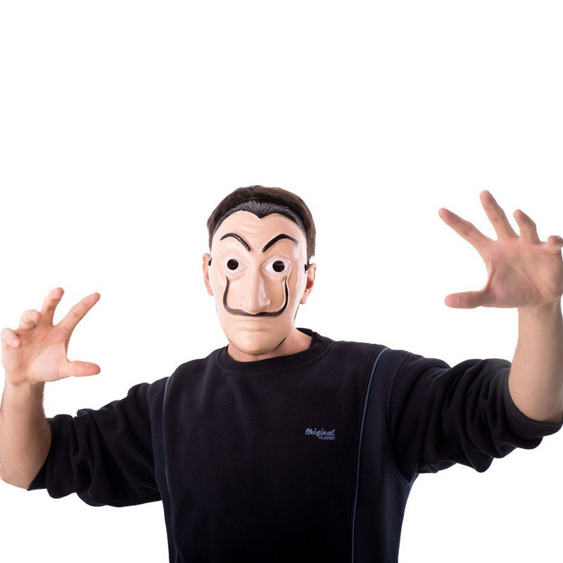 Salvador Dali Mask på man i svart tröja