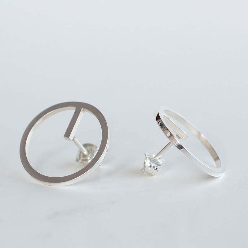 Cirkel - sterling silver stud - 3
