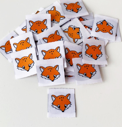 Woven straightcut label Fox
