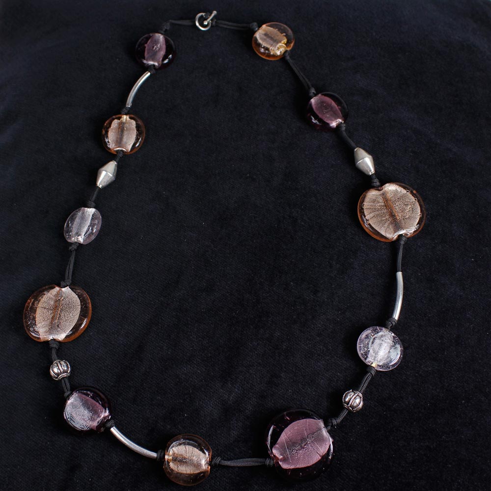 Långt halsband med muranoglas och äkta silver i brunt och violett.