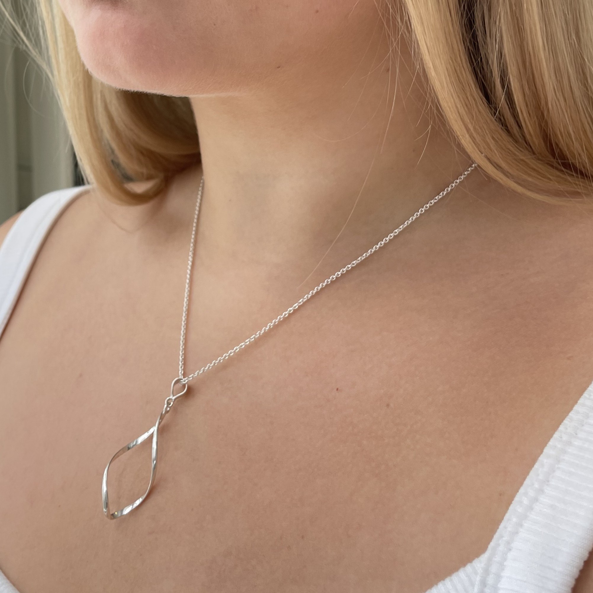 IAMLUND Helix halsband silver - 2