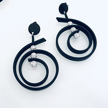 Earrings black ubber and crystals