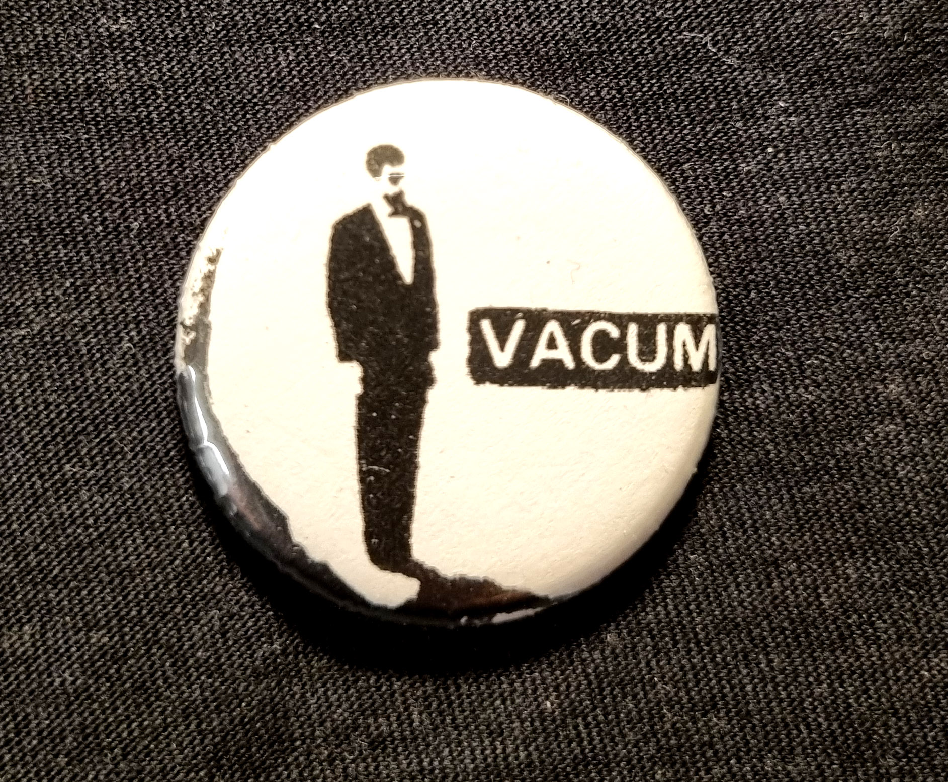 VACUM - badge 1