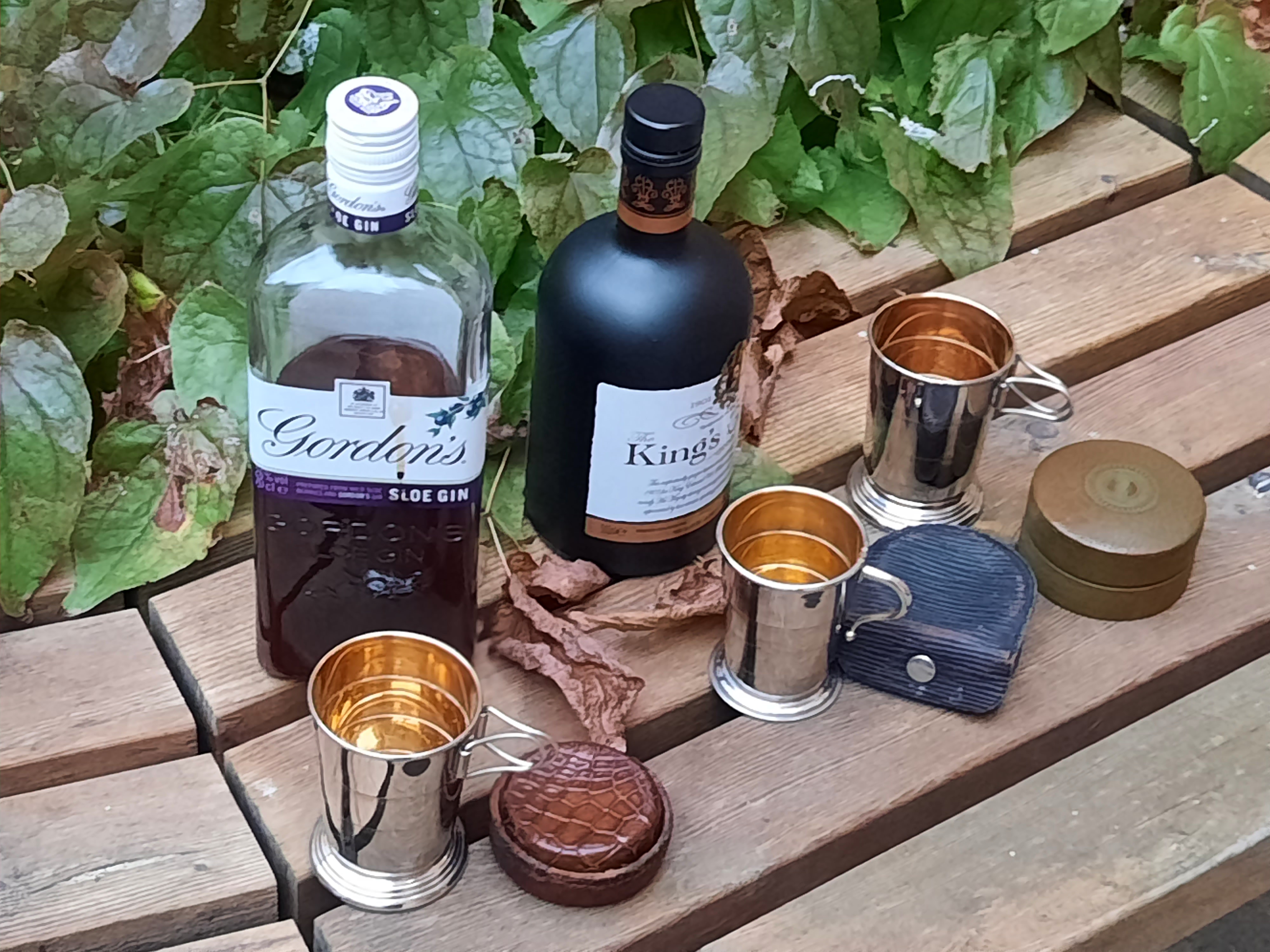 Hopfällbar mugg för din "favorite tipple" - Oerhört elegant!