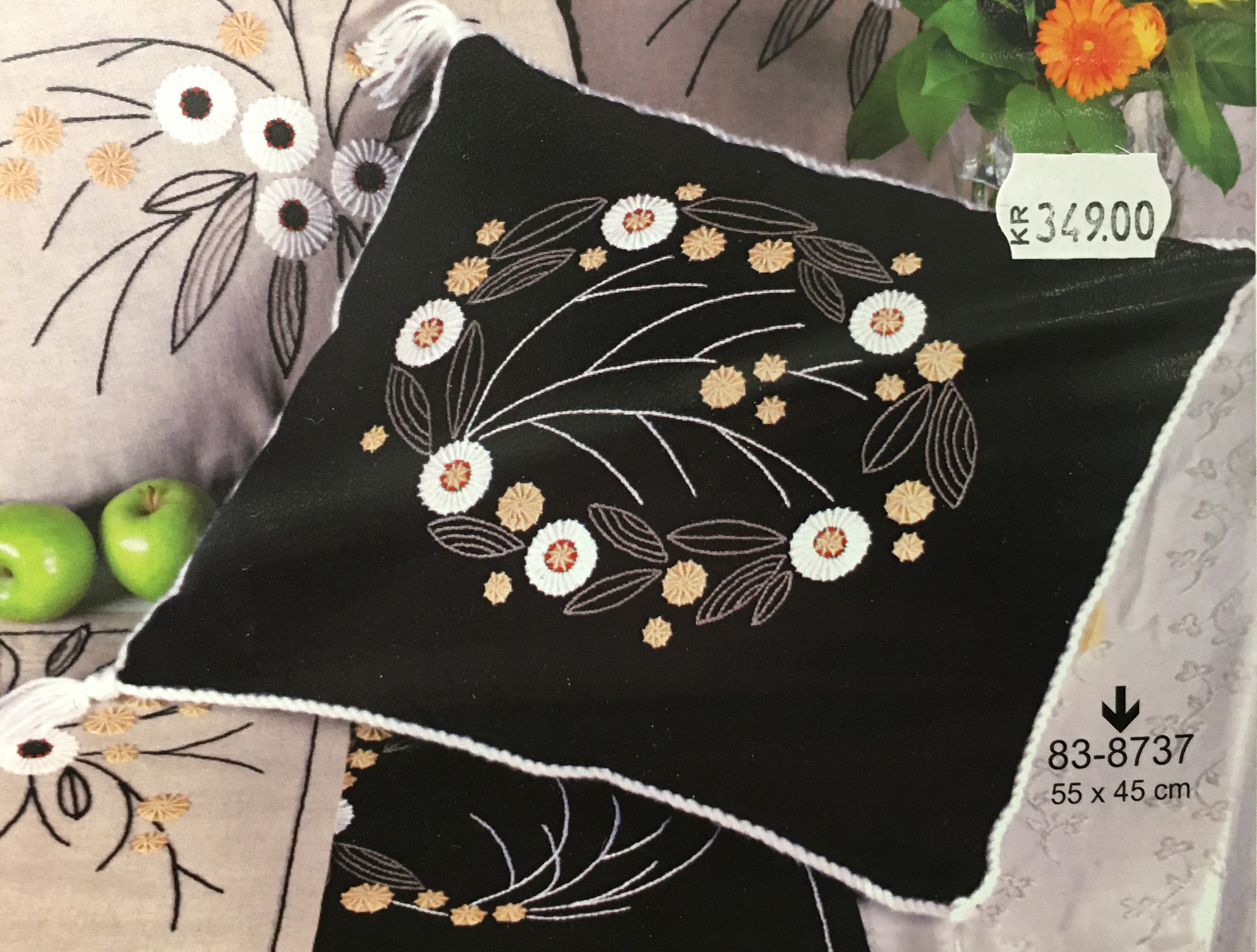 Ritad svart Kudde Blommor Perminsöm