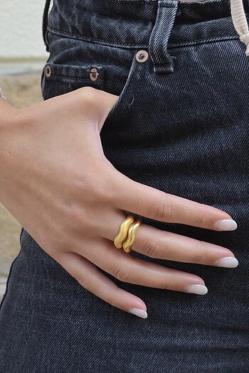 Syster P - Bolded Wavy Ring Matt Gold