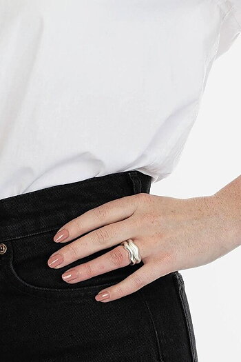 Syster P - Bolded Wavy Ring Matt Silver