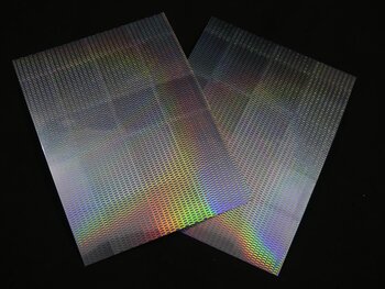 Holografische folie met klein vissenschub patroon