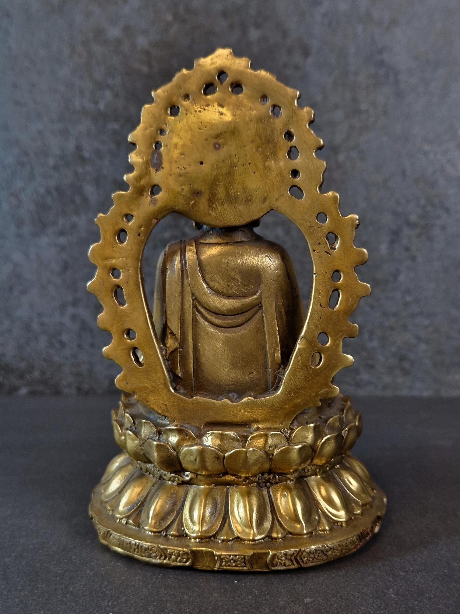 Mediterande Buddha på Lotus - Brons Staty - 2
