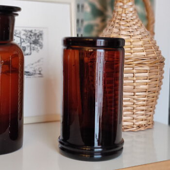 Vas brunt glas