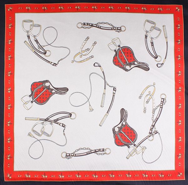 Equestrian Klassisk sidenscarf fyrkantig beige/röd kant från Amanda Christensen 45 x 45cm