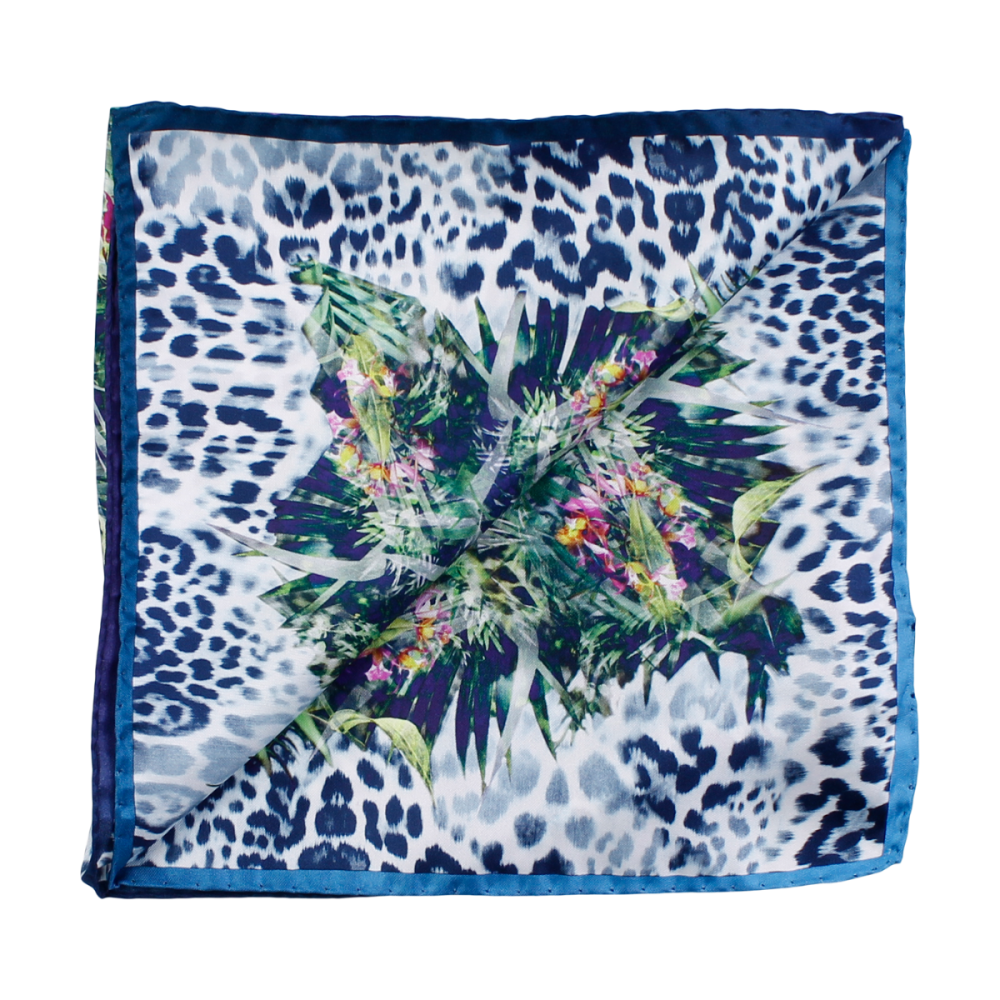 Klassisk sidenscarf från Amanda Christensen, 53 x 53 cm