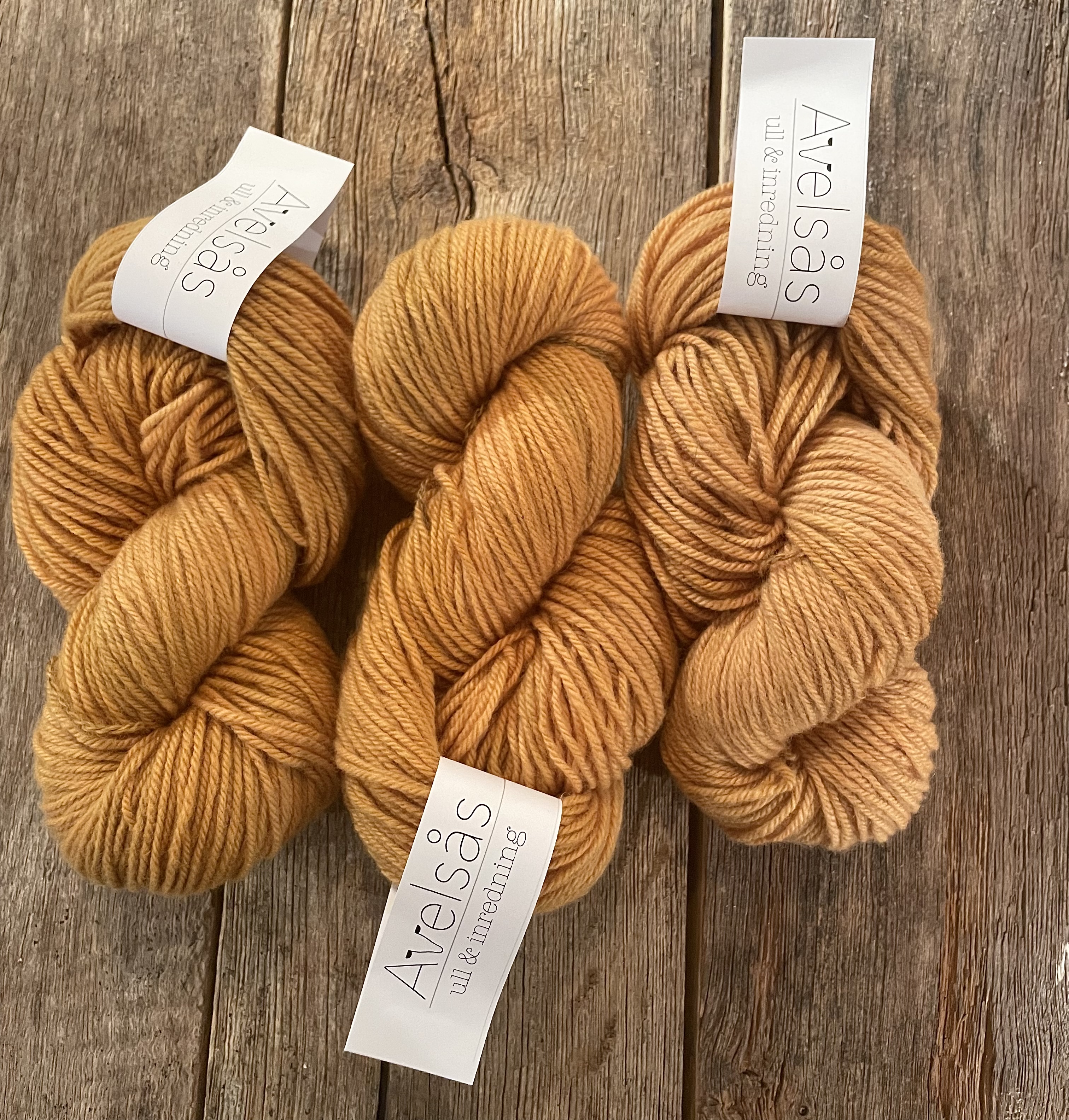 Amber 3-strand Jämtland yarn