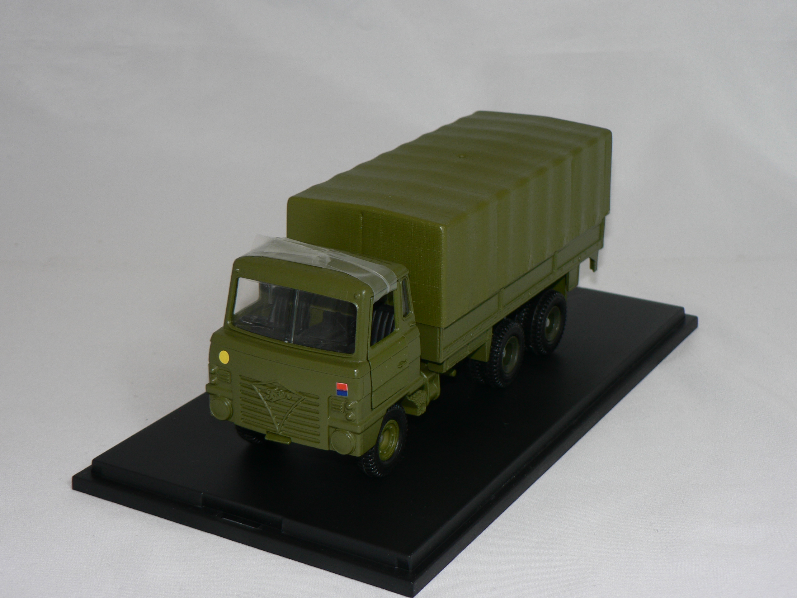 Pegaso Militär  1:43 Atlas