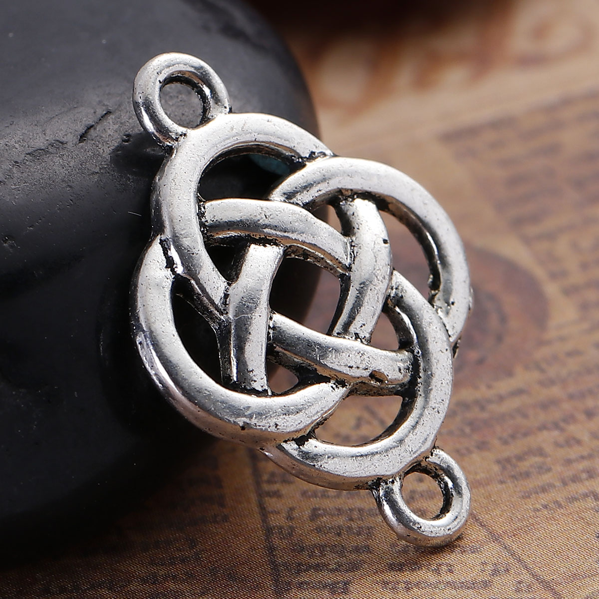 Berlock /Connector - Keltic knut , silver