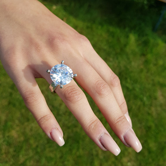 Isdrottningens ring - 5