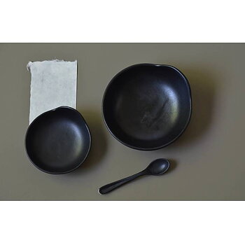Vingskål, Celadon black L, från Mimou