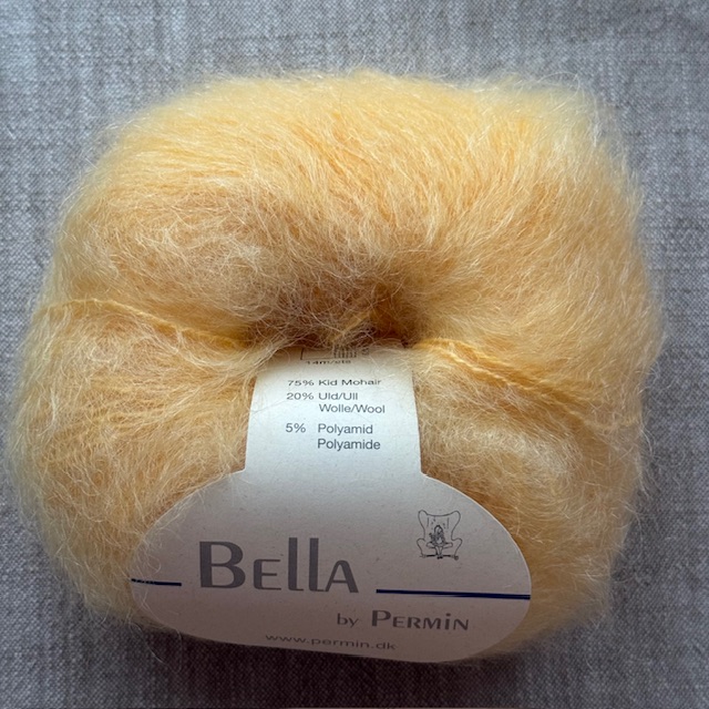 Bella  - 24